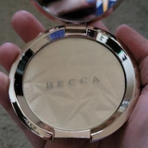Becca Shimmering Skin Perfector Pressed Highlighter in Vanilla Quartz